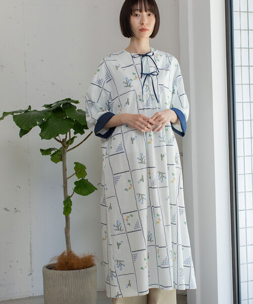 POU DOU DOU（プードゥドゥ）の「ステッチプリントカフタンワンピース（ワンピース・レディース・ダークグレー/オフホワイト・M）」の17枚目の写真