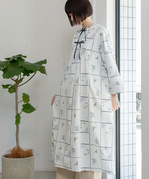 POU DOU DOU（プードゥドゥ）の「ステッチプリントカフタンワンピース（ワンピース・レディース・ダークグレー/オフホワイト・M）」の14枚目の写真