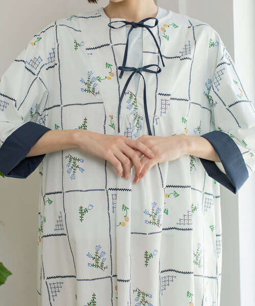 POU DOU DOU（プードゥドゥ）の「ステッチプリントカフタンワンピース（ワンピース・レディース・ダークグレー/オフホワイト・M）」の13枚目の写真