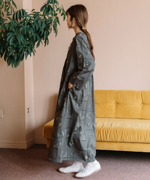 POU DOU DOU（プードゥドゥ）の「ステッチプリントカフタンワンピース（ワンピース・レディース・ダークグレー/オフホワイト・M）」の7枚目の写真