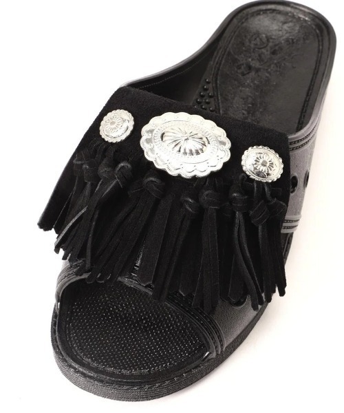 BENCH(ベンチ)の「BENCH/ベンチ/BENSAN-D SUEDE FRINGE CONCHO/ベンサンスエードフリンジコンチョ(サンダル・レディース・ブラック×ブラック・SMALL/MEDIUM/LARGE/X-LARGE/XX-LARGE)」の4枚目の写真