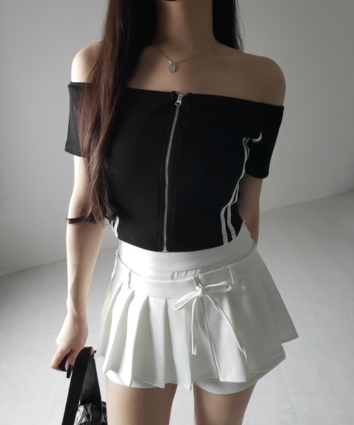 me+em select(ミームセレクト)の「※※ジップアップオフショルサイドラインTシャツ / zipup off shoulder sideline T-shirt(Tシャツ/カットソー・レディース・ブラック・FREE)」の14枚目の写真