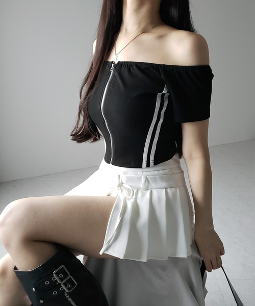me+em select(ミームセレクト)の「※※ジップアップオフショルサイドラインTシャツ / zipup off shoulder sideline T-shirt(Tシャツ/カットソー・レディース・ブラック・FREE)」の15枚目の写真