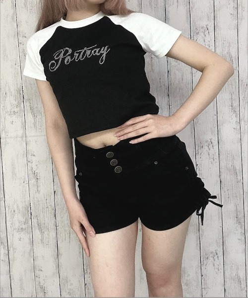 GORGE(ゴージ)の「《ラインストーン×ラグラン配色》ショート丈トップス(Tシャツ/カットソー・レディース・ブラック/オフホワイト/グレー・F)」の15枚目の写真