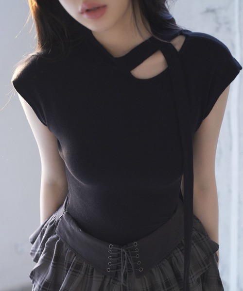 VEILA(ヴェイラ)の「長めリボンカットソーTシャツ(Tシャツ/カットソー・レディース・アイボリー/ブラック・フリー/M/L/S)」の1枚目の写真