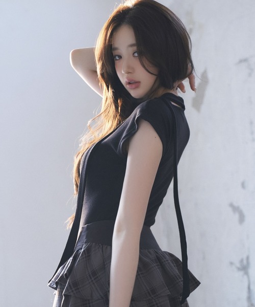 VEILA(ヴェイラ)の「長めリボンカットソーTシャツ(Tシャツ/カットソー・レディース・アイボリー/ブラック・フリー/M/L/S)」の15枚目の写真