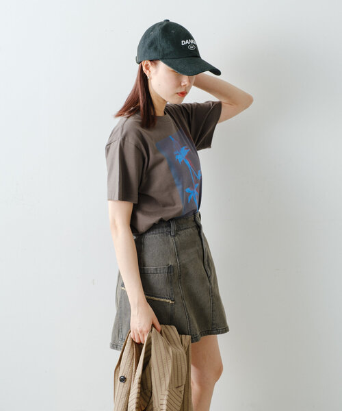 WHIMSIC（ウィムジック）の「【WHIMSIC/2サイズ展開】シルクスクリーンプリントT（Tシャツ/カットソー・レディース・ブラウン/ブルー/ホワイト/チャコールグレー・1/2）」の17枚目の写真