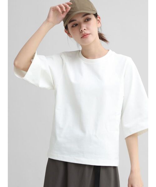 YORT（ヨート）の「【UVカット・吸収速乾性】ハーフスリーブTシャツ（Tシャツ/カットソー・レディース・モカ/ブラック/オフホワイト・MEDIUM）」の2枚目の写真