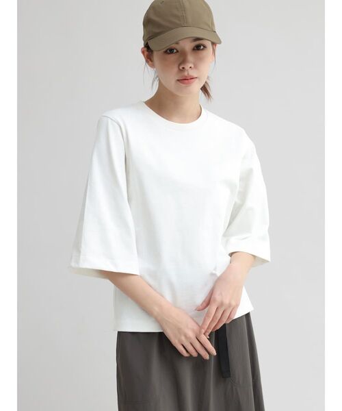 YORT（ヨート）の「【UVカット・吸収速乾性】ハーフスリーブTシャツ（Tシャツ/カットソー・レディース・モカ/ブラック/オフホワイト・MEDIUM）」の4枚目の写真