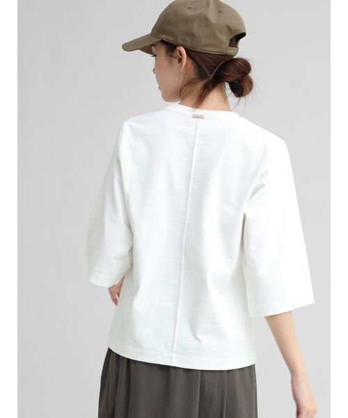 YORT（ヨート）の「【UVカット・吸収速乾性】ハーフスリーブTシャツ（Tシャツ/カットソー・レディース・モカ/ブラック/オフホワイト・MEDIUM）」の6枚目の写真