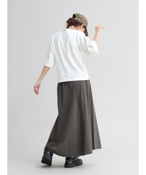 YORT（ヨート）の「【UVカット・吸収速乾性】ハーフスリーブTシャツ（Tシャツ/カットソー・レディース・モカ/ブラック/オフホワイト・MEDIUM）」の8枚目の写真