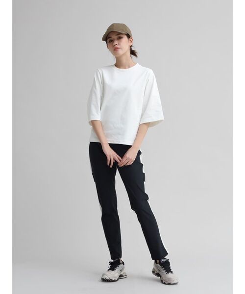 YORT（ヨート）の「【UVカット・吸収速乾性】ハーフスリーブTシャツ（Tシャツ/カットソー・レディース・モカ/ブラック/オフホワイト・MEDIUM）」の9枚目の写真