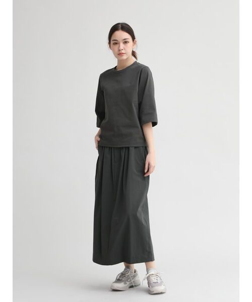 YORT（ヨート）の「【UVカット・吸収速乾性】ハーフスリーブTシャツ（Tシャツ/カットソー・レディース・モカ/ブラック/オフホワイト・MEDIUM）」の12枚目の写真