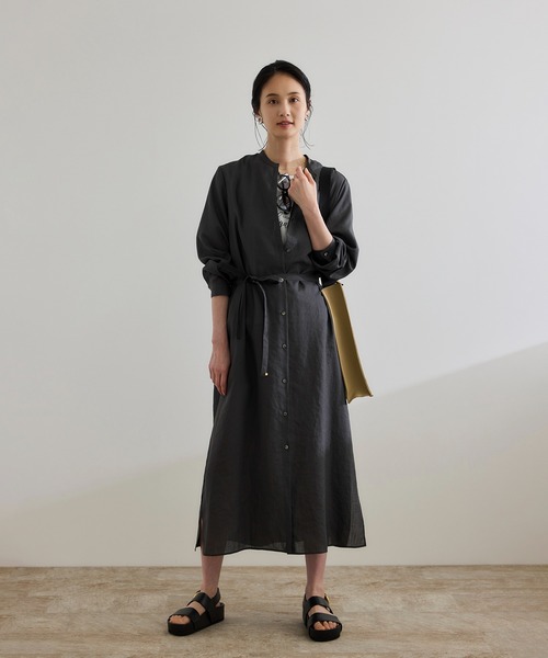 ROPE'(ロペ)の「【WEB・一部店舗限定】フロントオープンシャツワンピース/洗える(ワンピース・レディース・チャコールグレー/ベージュ・FREE)」の16枚目の写真