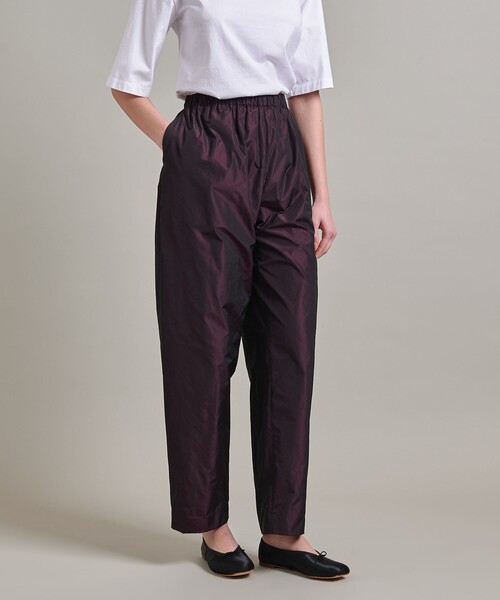 LOEFF(ロエフ) クロップドテーパードパンツ 黒 セール】＜LOEFF＞グロッシー タフタ クロップド パンツ（その他
