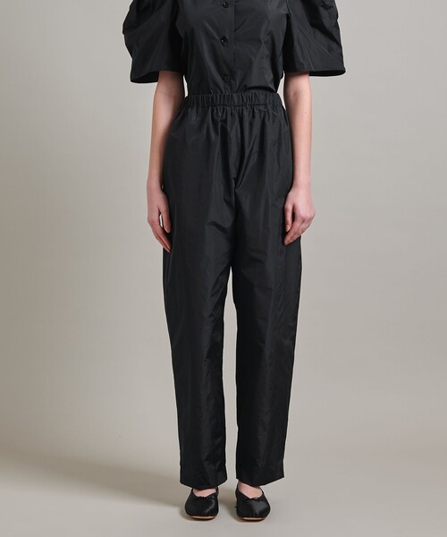 LOEFF（ロエフ）の「＜LOEFF＞グロッシー タフタ クロップド パンツ（その他パンツ・レディース・ブラック/ワイン・0/1）」の10枚目の写真