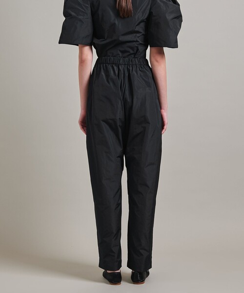 LOEFF（ロエフ）の「＜LOEFF＞グロッシー タフタ クロップド パンツ（その他パンツ・レディース・ブラック/ワイン・0/1）」の13枚目の写真