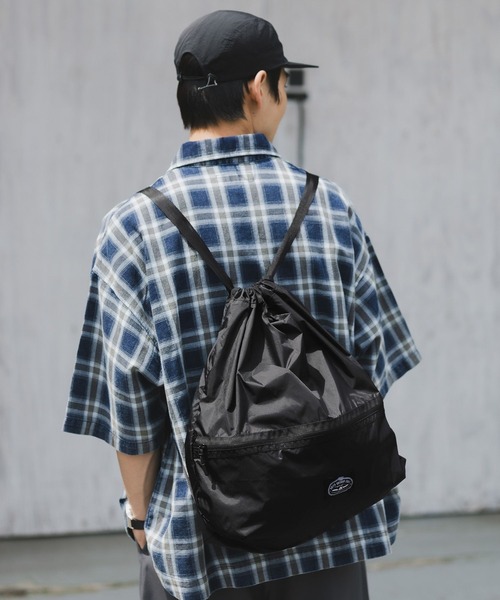 POLeR（ポーラー）の「【POLeR/ポーラー】ポケッタブル2WAYナイロンナップサック（エコバッグ/サブバッグ・メンズ・ブラック・FREE）」の3枚目の写真