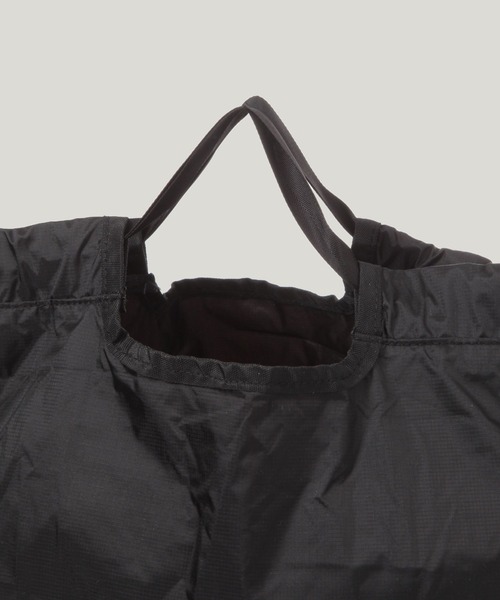 POLeR（ポーラー）の「【POLeR/ポーラー】ポケッタブル2WAYナイロンナップサック（エコバッグ/サブバッグ・メンズ・ブラック・FREE）」の11枚目の写真