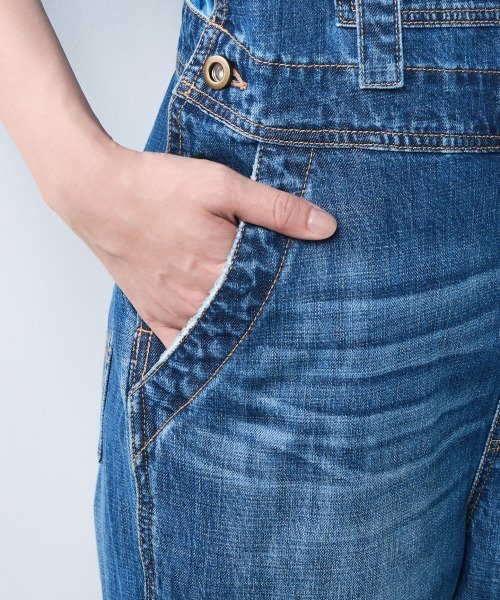 CHIC STYLE(シックスタイル)の「綿100%デニムオーバーオール<大きいサイズ有>シックスタイル(サロペット/オーバーオール・レディース・ブルー系/ブラック系・M/L/LL/3L/4L/5L)」の8枚目の写真