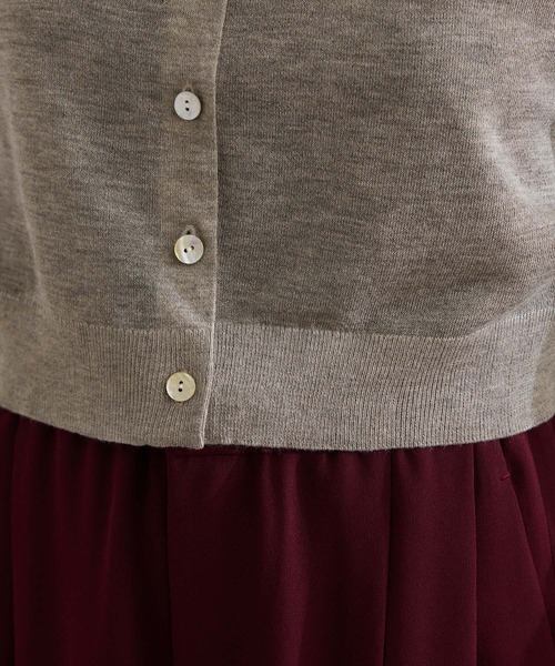 ROPE'（ロペ）の「【洗える】LEVITAクルーネックシアーカーディガン（カーディガン/ボレロ・レディース・ベージュ系その他/ブラック・FREE）」の9枚目の写真