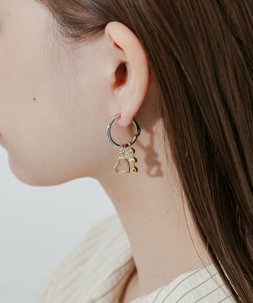 SMELLY（スメリー）の「モチーフミックスフープイヤリング（イヤリング・レディース・シルバー系その他・-）」の4枚目の写真