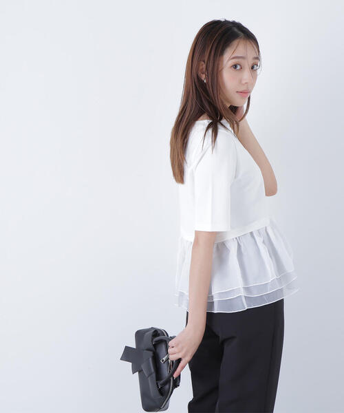 NATURAL BEAUTY BASIC（ナチュラルビューティーベーシック）の「◇シフォンドッキングペプラムカットソー（Tシャツ/カットソー・レディース・グレー系その他/ブラック/オフホワイト・FREE）」の4枚目の写真