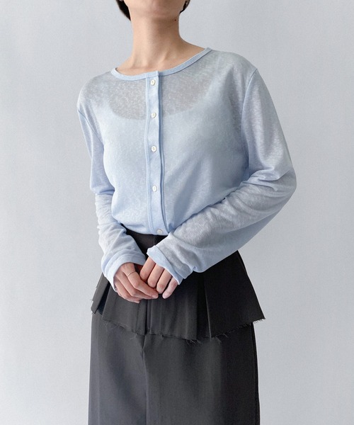 on:nue（オンニュ）の「【on:nue】[選べる8色展開] [接触冷感] 接触冷感シアーカーディガン（カーディガン/ボレロ・レディース・ブルー/グレー/イエロー/ネイビー/ダークグレー/ホワイト/ブラック/アイボリー・FREE）」の7枚目の写真