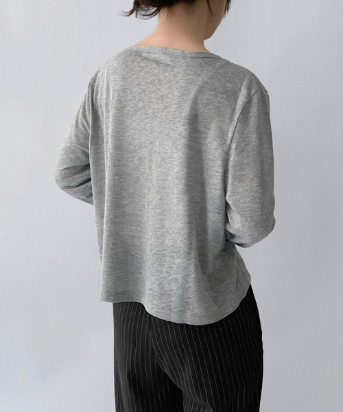 on:nue（オンニュ）の「【on:nue】[選べる8色展開] [接触冷感] 接触冷感シアーカーディガン（カーディガン/ボレロ・レディース・ブルー/グレー/イエロー/ネイビー/ダークグレー/ホワイト/ブラック/アイボリー・FREE）」の11枚目の写真