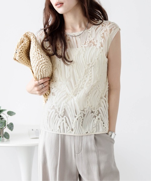 La-gemme(ラジェム)の「刺繍レースシアートップス(その他トップス・レディース・ブラック/ベージュ・フリー)」の2枚目の写真