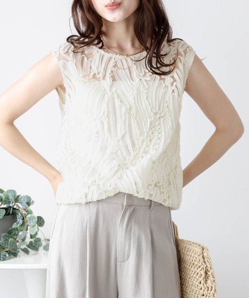 La-gemme(ラジェム)の「刺繍レースシアートップス(その他トップス・レディース・ブラック/ベージュ・フリー)」の3枚目の写真