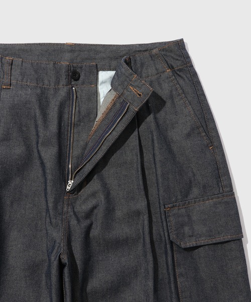 ADAM ET ROPE'(アダムエロペ)の「【ZOZO限定】ワイドカーゴデニムパンツ / セットアップ対応 ユニセックス ≪Made by ZOZO≫(デニムパンツ・メンズ・ブラック/ベージュ系その他/ダークブラウン/ネイビー・S/M/L)」の7枚目の写真