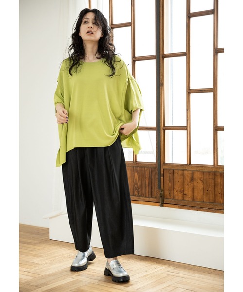 OSMOSIS(オズモーシス)の「ポリエステルデニムタックパンツ(その他パンツ・レディース・ブラック/ブルー・ONE SIZE)」の9枚目の写真