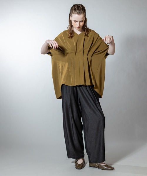 OSMOSIS(オズモーシス)の「ポリエステルデニムタックパンツ(その他パンツ・レディース・ブラック/ブルー・ONE SIZE)」の17枚目の写真