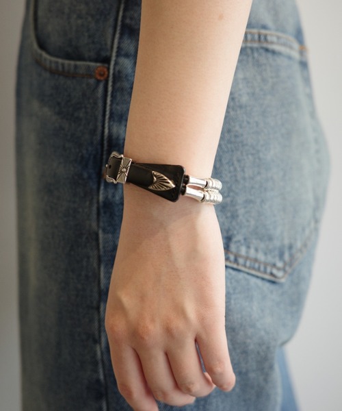TOGA TOO(トーガトゥ)の「TOGA TOO Beads bangle(その他小物・レディース・ブラック・FREE)」の1枚目の写真