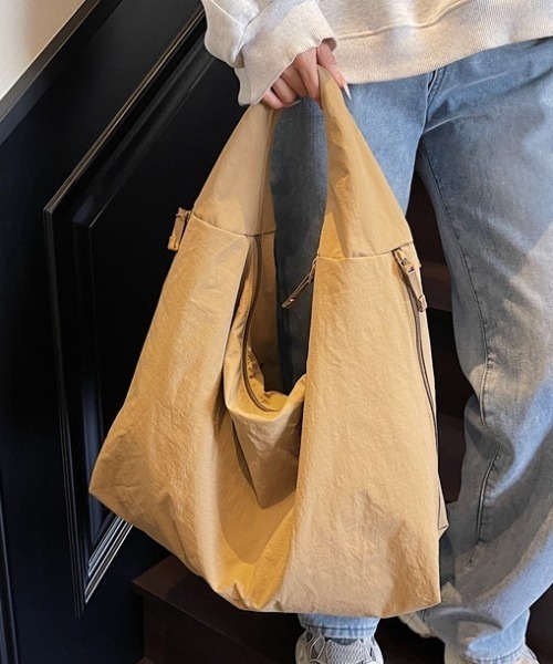 Per sist ence(パーシエンス)の「大容量ワンハンドルナイロンショルダー(ショルダーバッグ・レディース・オフホワイト/ブルー/ブラック/カーキ/ベージュ/ネイビー・ONE SIZE)」の20枚目の写真