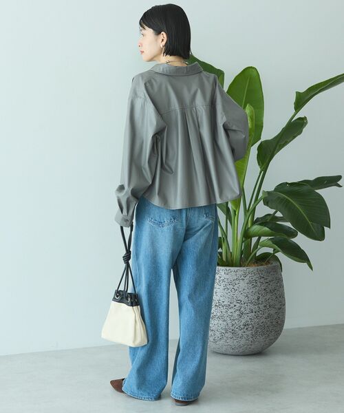 AMERICAN HOLIC(アメリカンホリック)の「Wポケットフェイクレザーシャツ(シャツ/ブラウス・レディース・ブラック/グレー・L/M)」の4枚目の写真