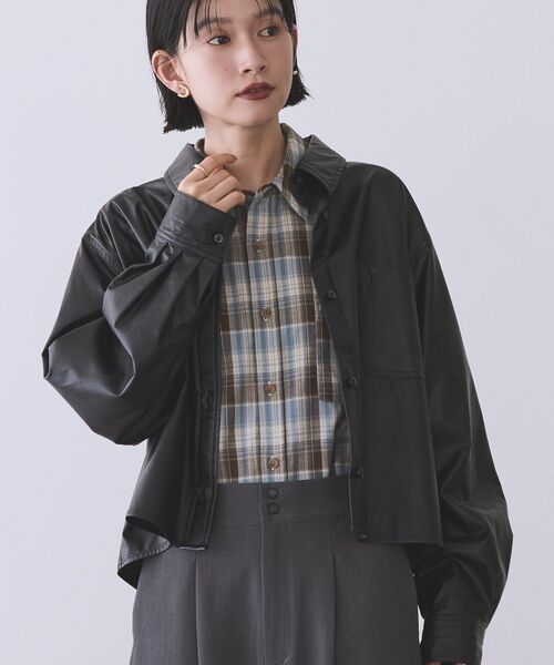 AMERICAN HOLIC(アメリカンホリック)の「Wポケットフェイクレザーシャツ(シャツ/ブラウス・レディース・ブラック/グレー・L/M)」の3枚目の写真