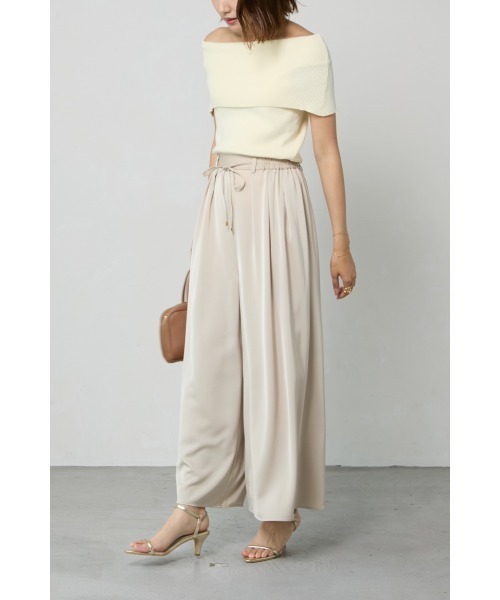 M.deux(エムドゥ)の「サテンタックワイドパンツ(その他パンツ・レディース・グレイッシュベージュ/ダークブラウン・MEDIUM)」の3枚目の写真