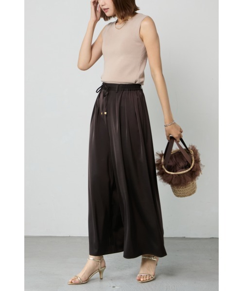 M.deux(エムドゥ)の「サテンタックワイドパンツ(その他パンツ・レディース・グレイッシュベージュ/ダークブラウン・MEDIUM)」の4枚目の写真