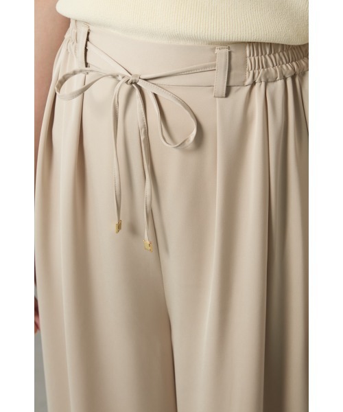 M.deux(エムドゥ)の「サテンタックワイドパンツ(その他パンツ・レディース・グレイッシュベージュ/ダークブラウン・MEDIUM)」の8枚目の写真