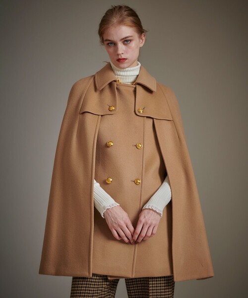 LOULOU WILLOUGHBY(ルルウィルビー)の「【LOULOU WILLOUGHBY】シャルムビーバーケープコート(チェスターコート・レディース・ネイビー/キャメル/ホワイト/ブルー/サックスブルー・2)」の7枚目の写真