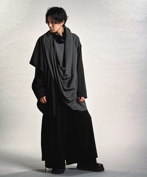 NO ID.（ノーアイディ）の「【NO ID.】Multi-Way Layered Cocoon Coat / マルチ ウェイ レイヤード コクーン コート（その他アウター・メンズ・その他23/ブラック/グレー・ONE SIZE）」の4枚目の写真