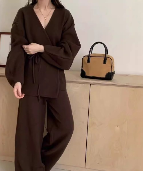 cammie(キャミー)の「ボリュームスリーブニット×パンツセットアップ(サロペット/オーバーオール・レディース・ブラック/ブラウン/ベージュ・F)」の9枚目の写真