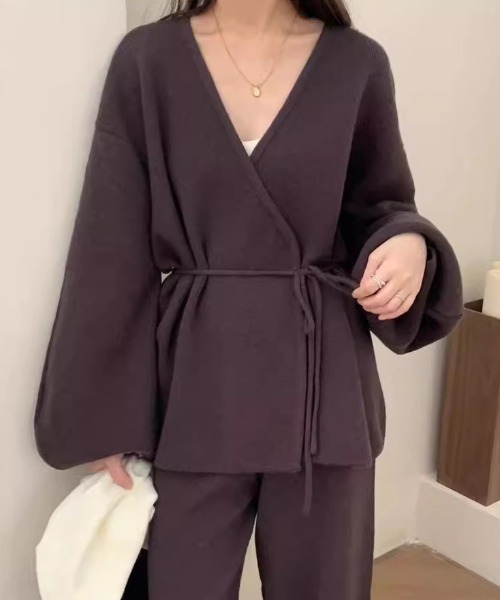 cammie(キャミー)の「ボリュームスリーブニット×パンツセットアップ(サロペット/オーバーオール・レディース・ブラック/ブラウン/ベージュ・F)」の10枚目の写真