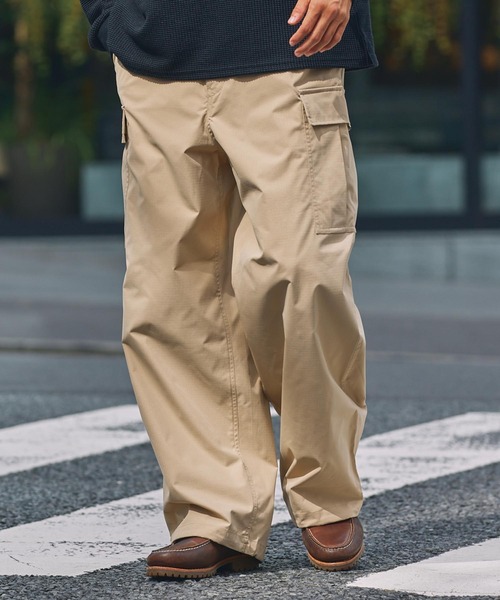 THE CRAFT CREW PRODUCTS（ザクラフトクループロダクツ）の「マルチファンクショナル ドローコード ストレッチワイドストレートカーゴパンツ / クイックドライ・イージーケア【THE C RAFT CREW PRODUCTS】（カーゴパンツ・メンズ・ベージュ/アイボリー/カーキ/ブラック・L/M/S）」の3枚目の写真