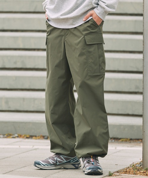 THE CRAFT CREW PRODUCTS（ザクラフトクループロダクツ）の「マルチファンクショナル ドローコード ストレッチワイドストレートカーゴパンツ / クイックドライ・イージーケア【THE C RAFT CREW PRODUCTS】（カーゴパンツ・メンズ・ベージュ/アイボリー/カーキ/ブラック・L/M/S）」の4枚目の写真