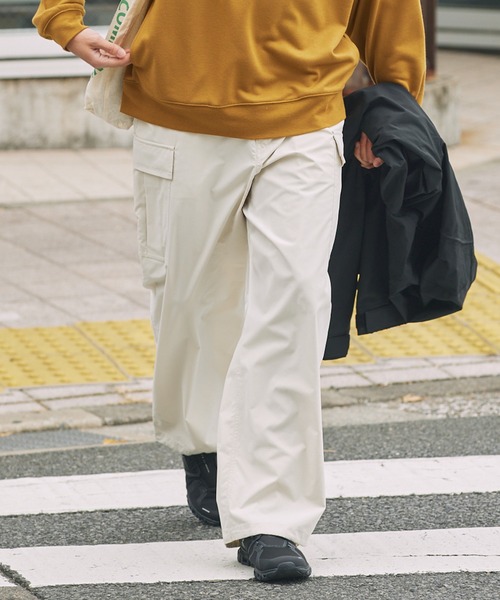 THE CRAFT CREW PRODUCTS（ザクラフトクループロダクツ）の「マルチファンクショナル ドローコード ストレッチワイドストレートカーゴパンツ / クイックドライ・イージーケア【THE C RAFT CREW PRODUCTS】（カーゴパンツ・メンズ・ベージュ/アイボリー/カーキ/ブラック・L/M/S）」の2枚目の写真
