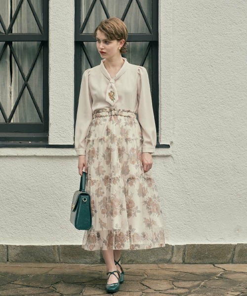 an another angelus(アンアナザーアンジェラス)の「刺繍入りクロスストラップパンプス/fint フィント(パンプス・レディース・アイボリー/ブルーグリーン/ブラック・S/M/L)」の15枚目の写真