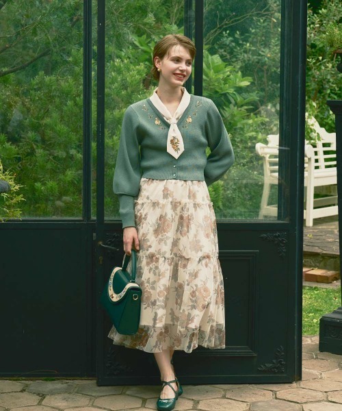 an another angelus(アンアナザーアンジェラス)の「刺繍入りクロスストラップパンプス/fint フィント(パンプス・レディース・アイボリー/ブルーグリーン/ブラック・S/M/L)」の16枚目の写真